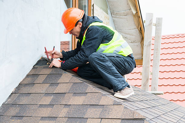 Best Roof Gutter Cleaning  in Riverbend, WA